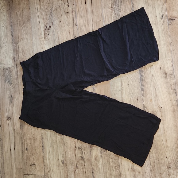 torrid | Wide Leg Pant - Black Challis - Picture 4 of 6